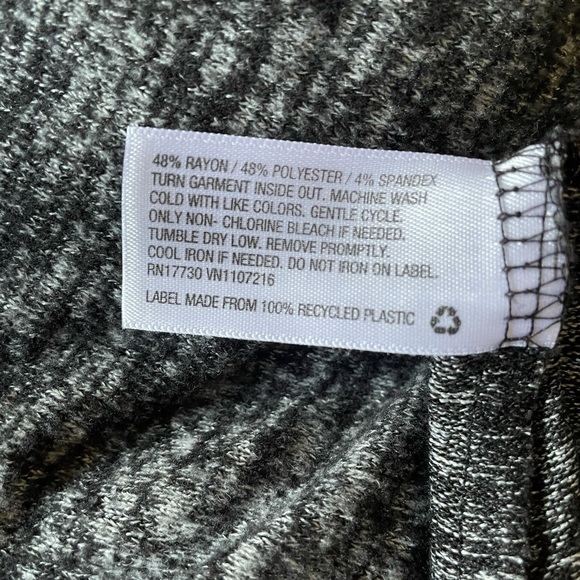 Front tie Maternity dress EUC!! - Picture 6 of 6